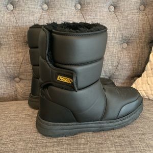 KHOMBU Men’s Snow Boots - Excellent Condition!